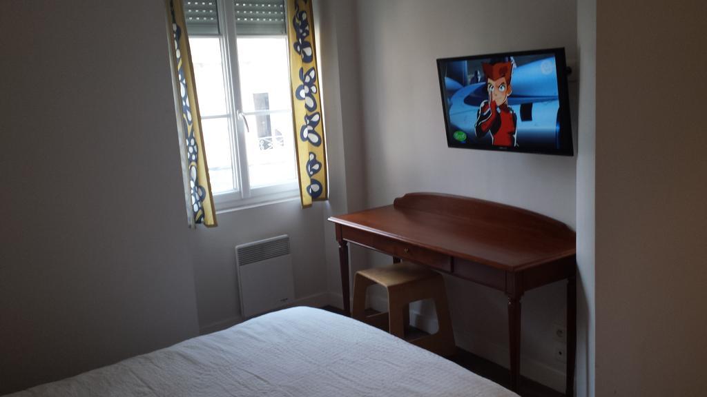 Au Pigeon Blanc Hotel Andouillé Room photo